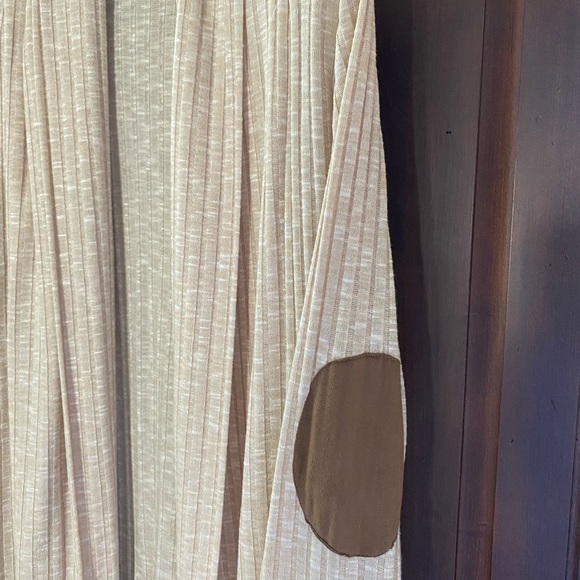 Cream ribbed wrap with patches elbows - Picture 2 of 4